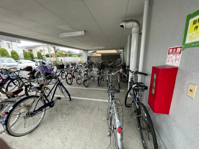 アーバンハイム守口の駐車場