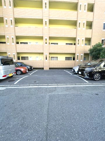 ＧＥパークサイドの駐車場