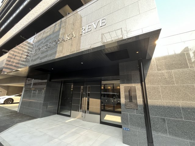 アドバンス大阪リーヴァのエントランス