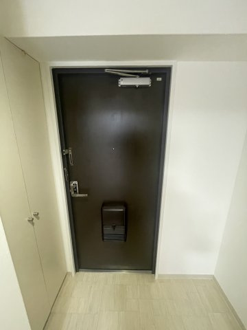 エクセレント忍ケ丘の玄関|(参考)同マンション同間取り他部屋の写真