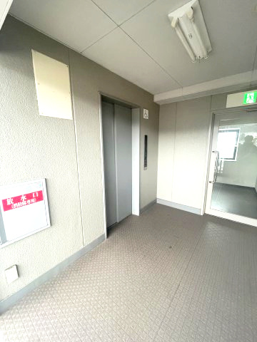 エクセレント忍ケ丘のロビー