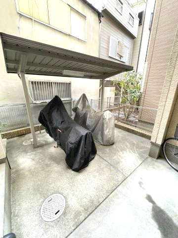 フジパレス摂津正雀ノースの駐車場
