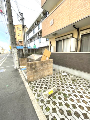 フジパレス摂津正雀ノースの駐車場