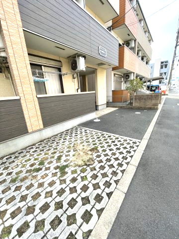フジパレス摂津正雀ノースの駐車場
