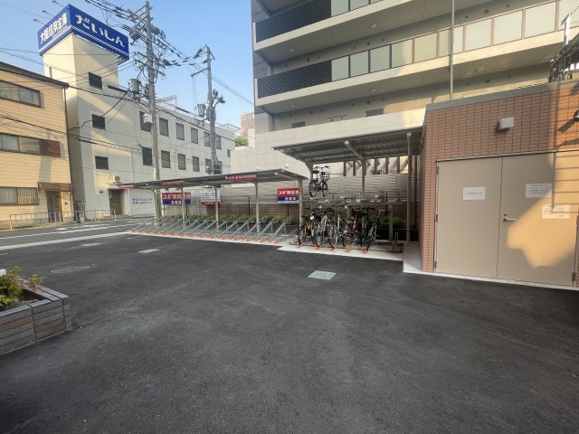 プレジオ永和EUROの駐車場