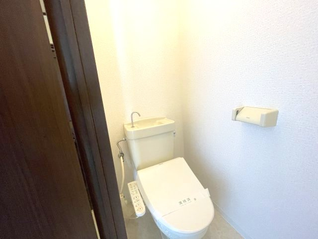 第一寺方ハイツのトイレ|同物件反転のお写真です
間取り図を参照願います