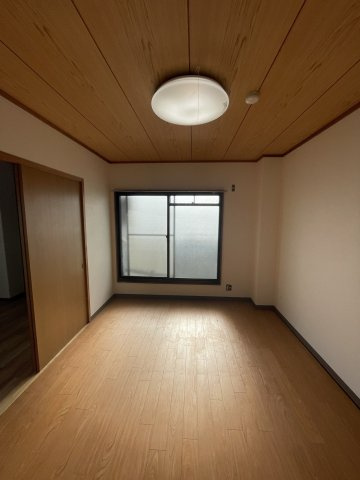 エトワルKの洋室