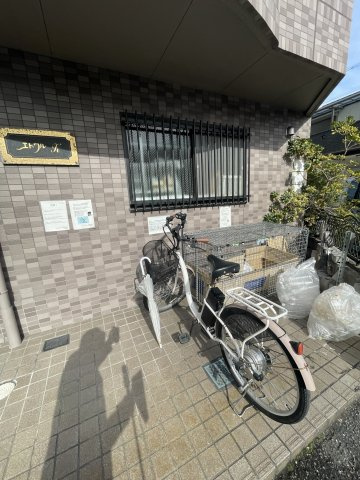 エトワルKの駐車場