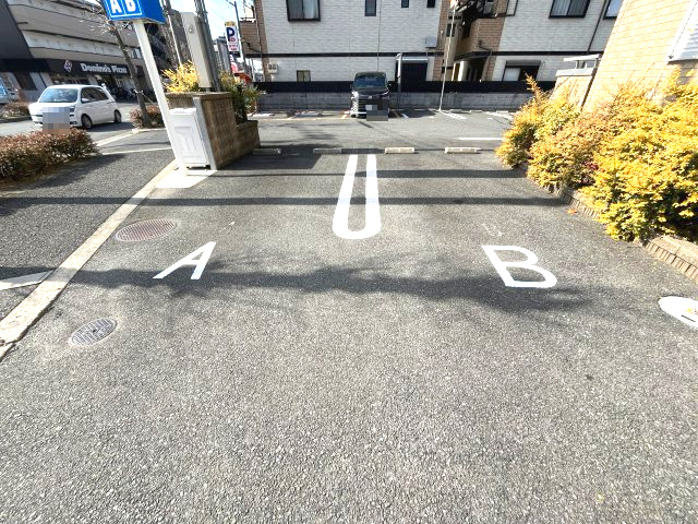 ウェルフラットの駐車場