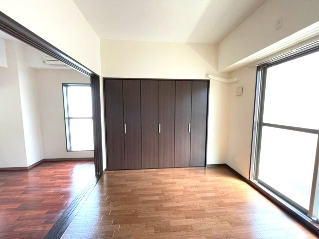 プレジィール大日の洋室|イメージとして同建物他部屋を表示しています