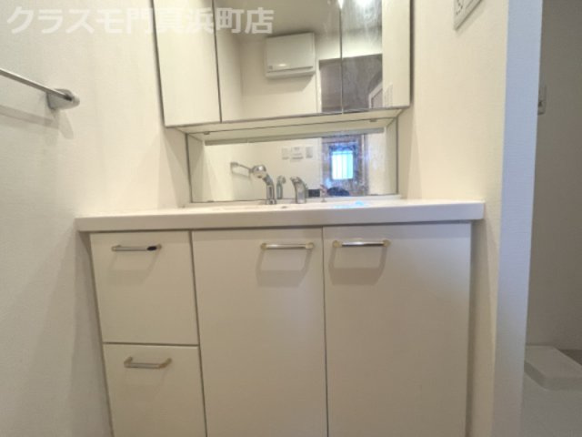 KDXレジデンス守口の独立洗面台|イメージとして同建物他部屋を表示しています