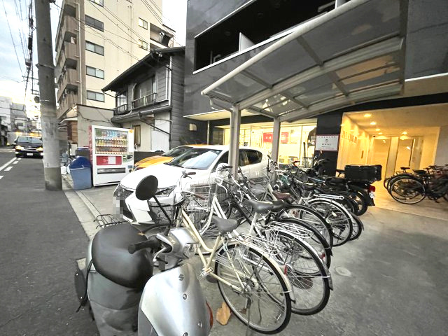 LIVE SQUARE 豊秀の駐車場