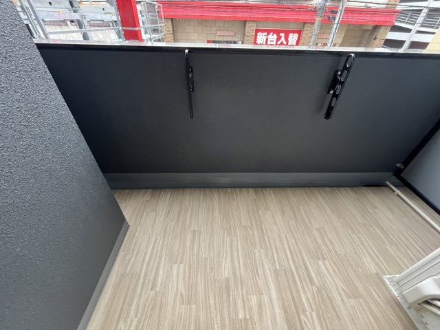 プレサンスNEO大和田STATIONベゼルのバルコニー