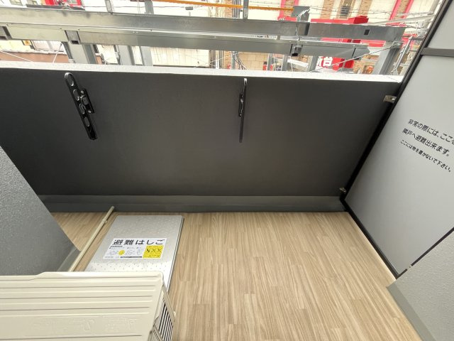 プレサンスNEO大和田STATIONベゼルのバルコニー