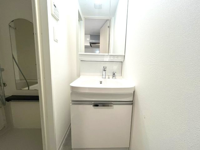 プレサンスNEO大和田STATIONベゼルの洗面所