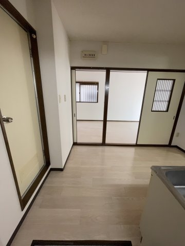 サニーハイツ根上の居間・リビング|イメージとして同建物他部屋を表示しています