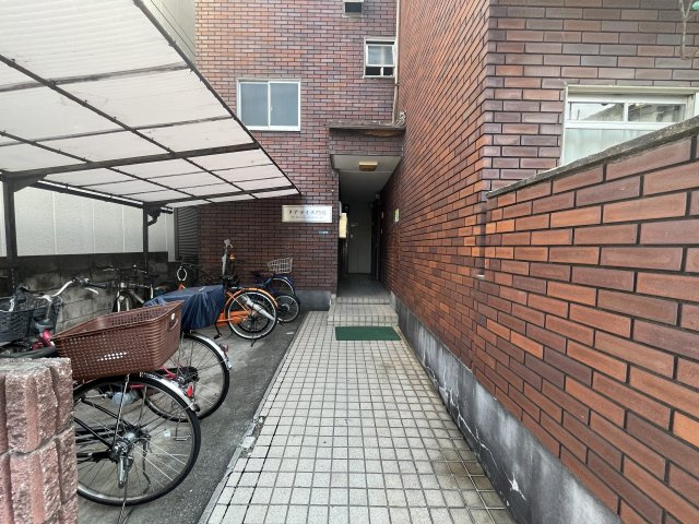 リアライズ門真のエントランス