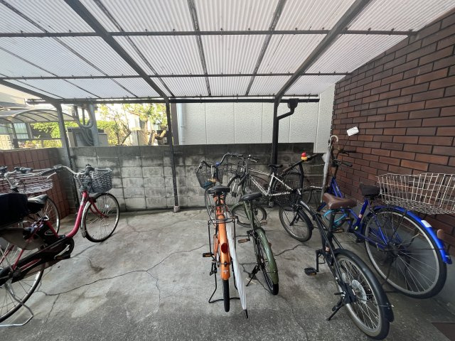 リアライズ門真の駐車場