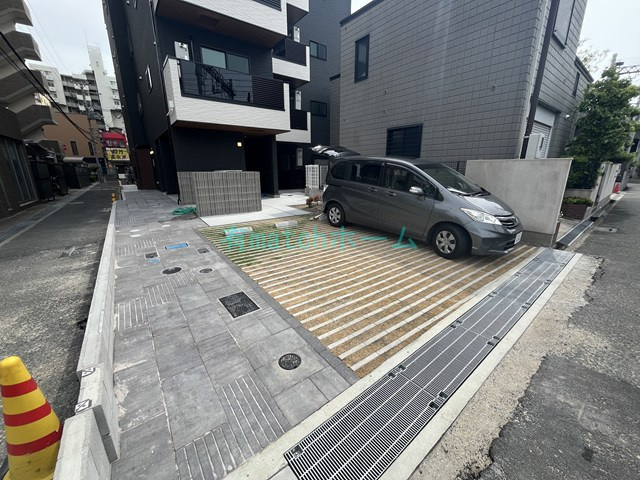 LIX大和田駅前の駐車場