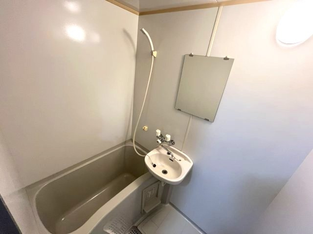 レオパレスさんわ大和田第8の洗面所|イメージとして同建物他部屋を表示しています