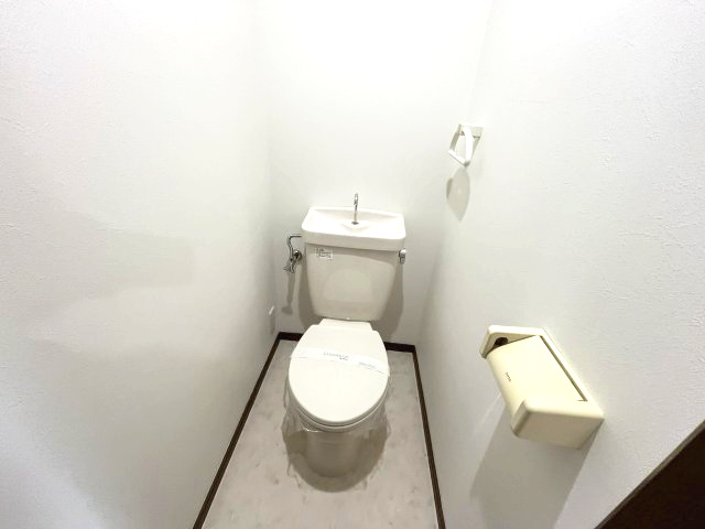 レオパレスさんわ大和田第8のトイレ|イメージとして同建物他部屋を表示しています