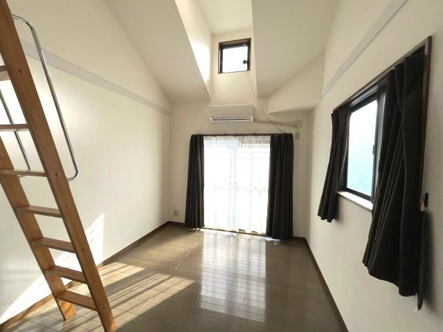 レオパレスさんわ大和田第8の居間・リビング|イメージとして同建物他部屋を表示しています