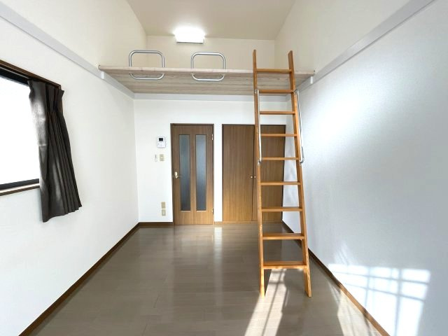 レオパレスさんわ大和田第8の洋室|イメージとして同建物他部屋を表示しています