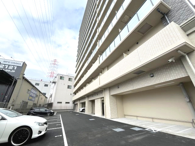 ソルテラスOSAKA EAST GATEの駐車場