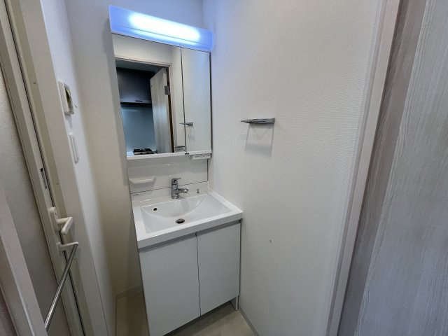 ソルテラスOSAKA EAST GATEの独立洗面台