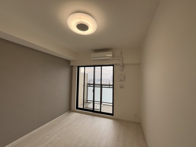 ソルテラスOSAKA EAST GATEの居間・リビング