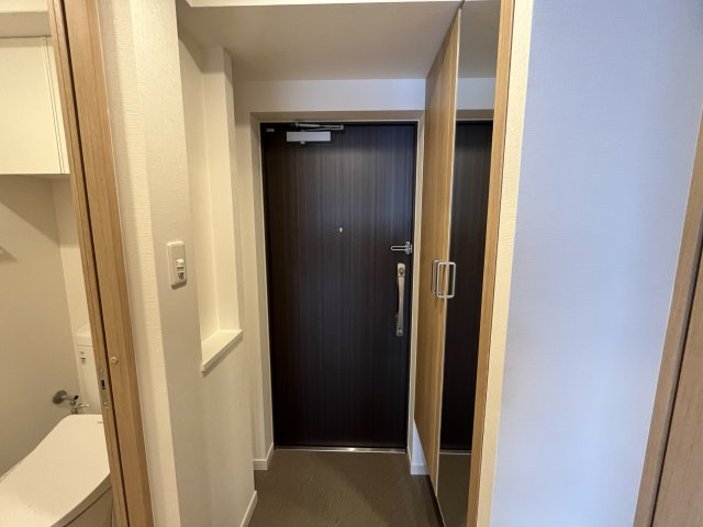ソルテラスOSAKA EAST GATEの玄関