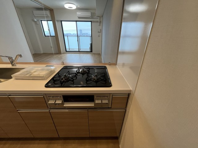 ソルテラスOSAKA EAST GATEのキッチン