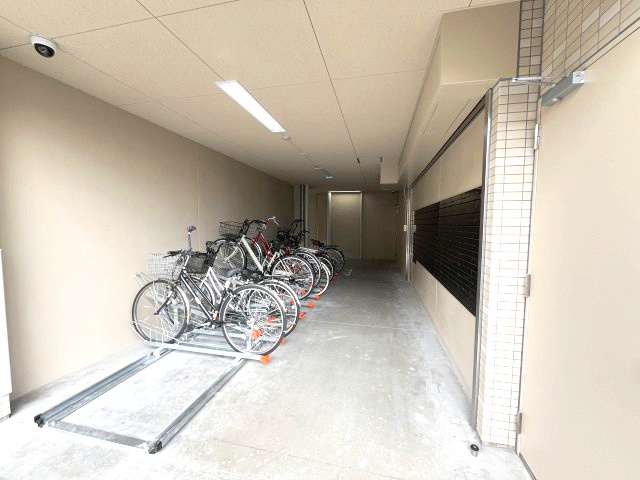 ソルテラスOSAKA EAST GATEの駐車場