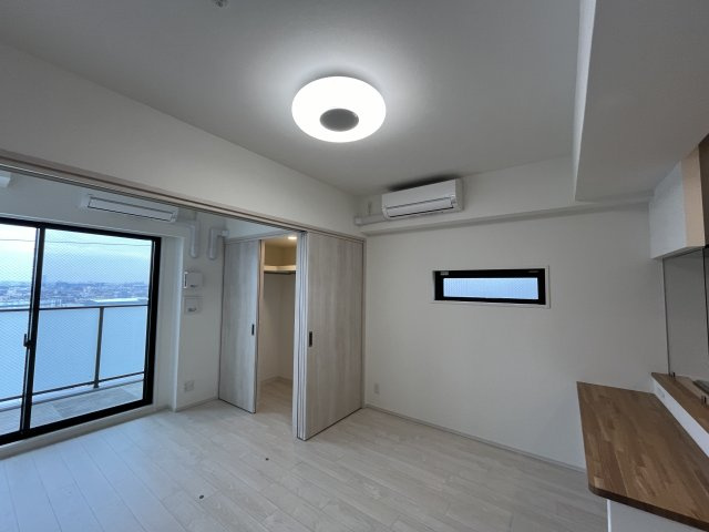 ソルテラスOSAKA EAST GATEの居間・リビング