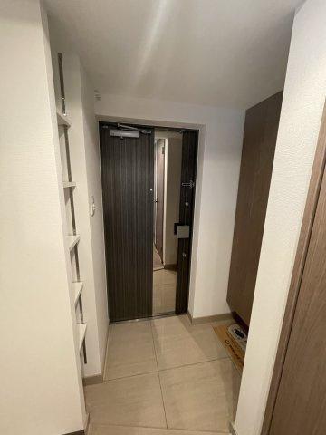 ラグゼナKADOMA の玄関