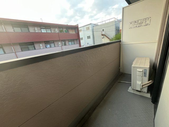 レオパレス三ツ島Ⅱのバルコニー