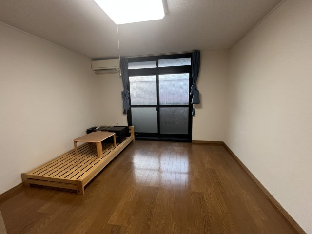 レオパレス三ツ島Ⅱの居間・リビング