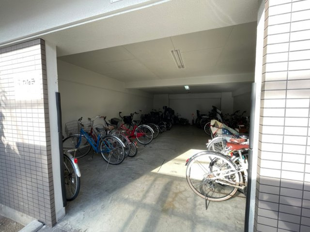グレイシィーK・Yの駐車場