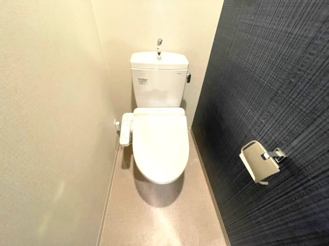 サムティ京橋Clearのトイレ|同間取り反転タイプを表示しています