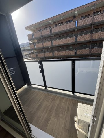 ルネフラッツ森小路駅前　のバルコニー