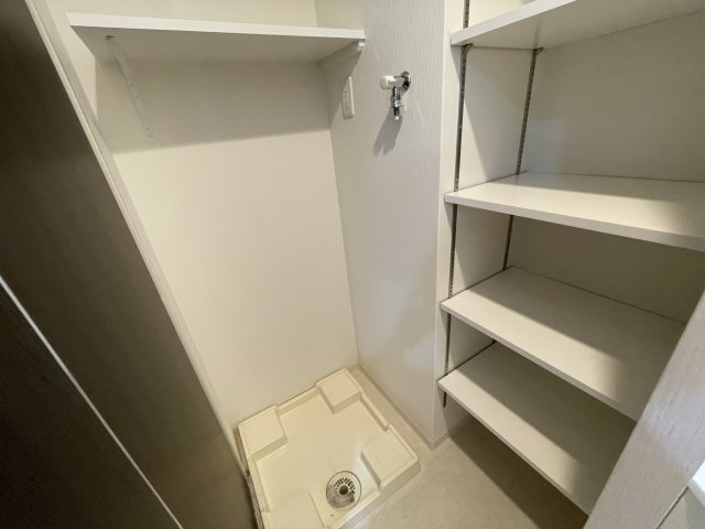 スプランディッド新大阪キDUEの収納|イメージとして他号室の部屋写真を表示しています