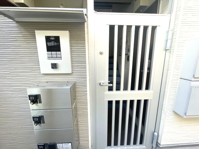 ハーモニーテラス中宮のエントランス