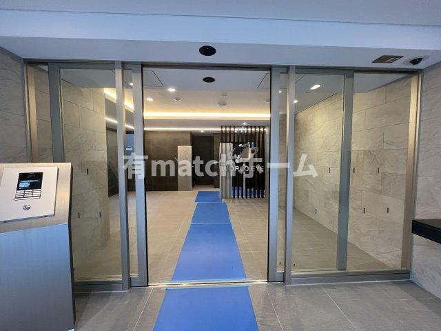 ワールドアイ大阪West Gateのエントランス