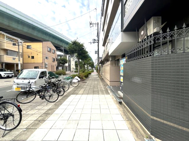 アインス中宮の周辺