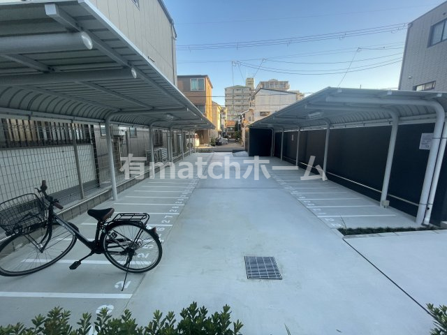 アドバンス大阪ビヤンの駐車場