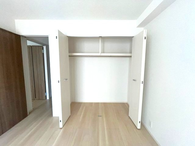 リアライズ今里南の収納|写真は、他部屋の反転間取りです。(現況優先)