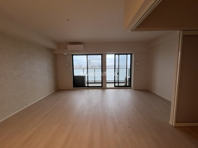 スプランディッド大阪NAMBA　LINEの居間・リビング