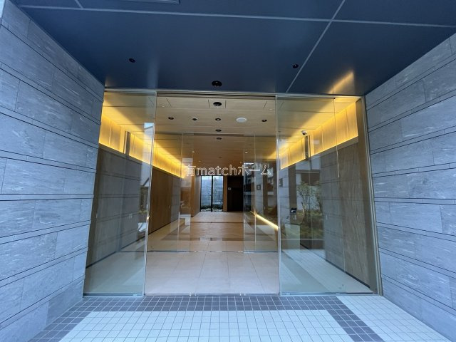 スプランディッド大阪NAMBA　LINEのエントランス