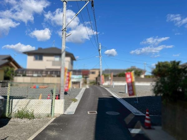 和歌山市西高松1丁目分譲地（1号地の内容）の前面道路含む現地写真