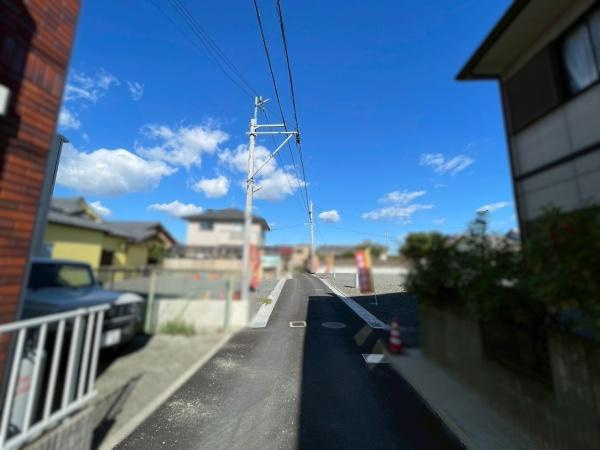 和歌山市西高松1丁目分譲地（1号地の内容）の前面道路含む現地写真